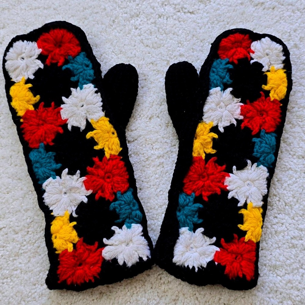Vintage 1970s Womens Crochet Patchwork Mittens Black Knit Winter Gloves